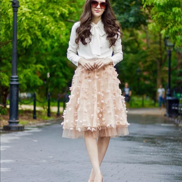 NWOT Eva Franco Pink Midi Dimensional Floral Skirt - Picture 3 of 5