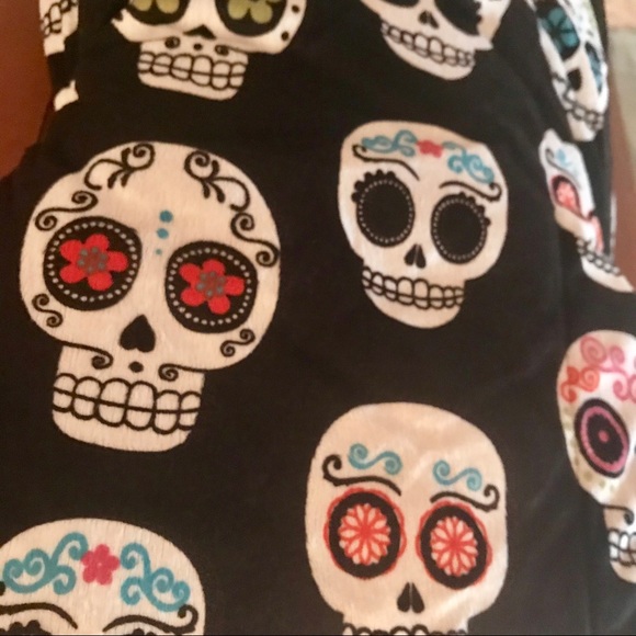 Thro Marlo Lorenz Plush Rainbow Sugar Skull Throw - Picture 3 of 8