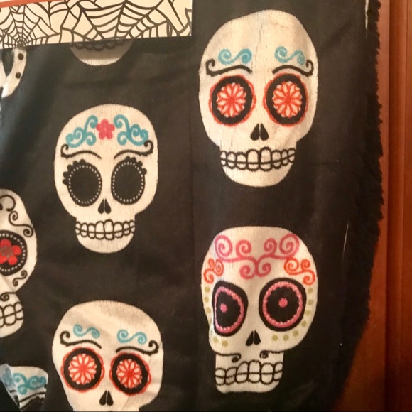 Thro Marlo Lorenz Plush Rainbow Sugar Skull Throw - Picture 4 of 8