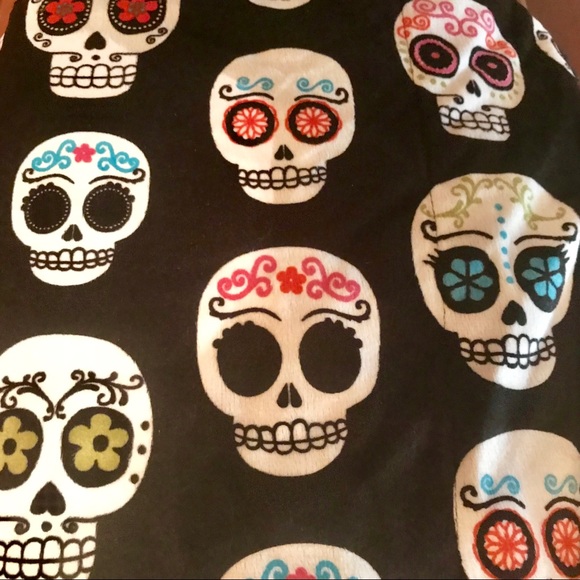 Thro Marlo Lorenz Plush Rainbow Sugar Skull Throw - Picture 5 of 8