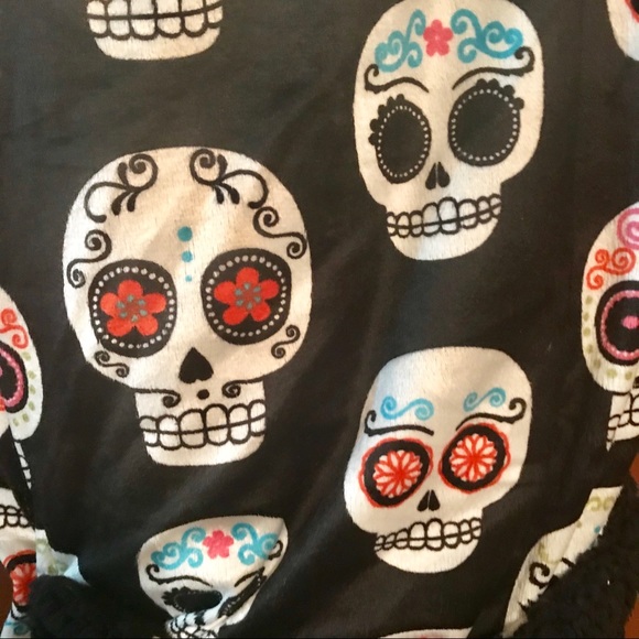 Thro Marlo Lorenz Plush Rainbow Sugar Skull Throw - Picture 8 of 8