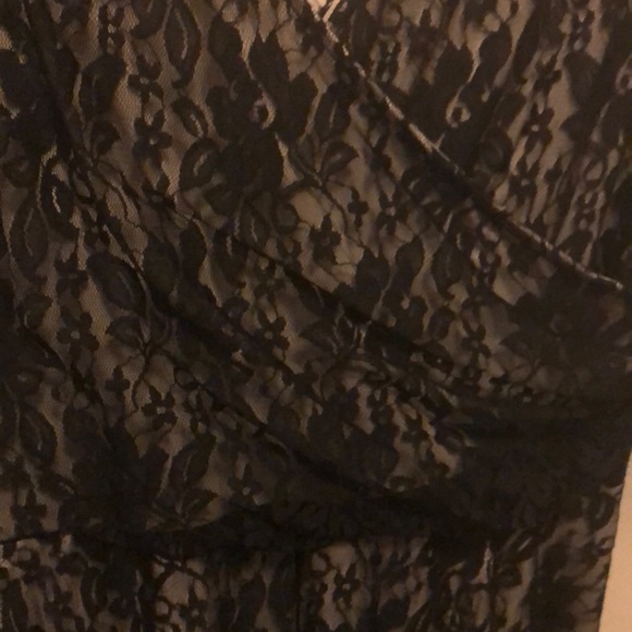 Tan and lace classy knee length dress - Picture 2 of 3