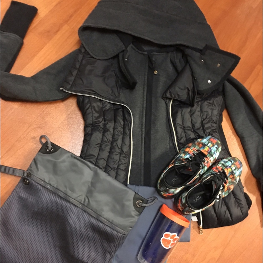 Lululemon scuba zip up with removable hood - Picture 2 of 6
