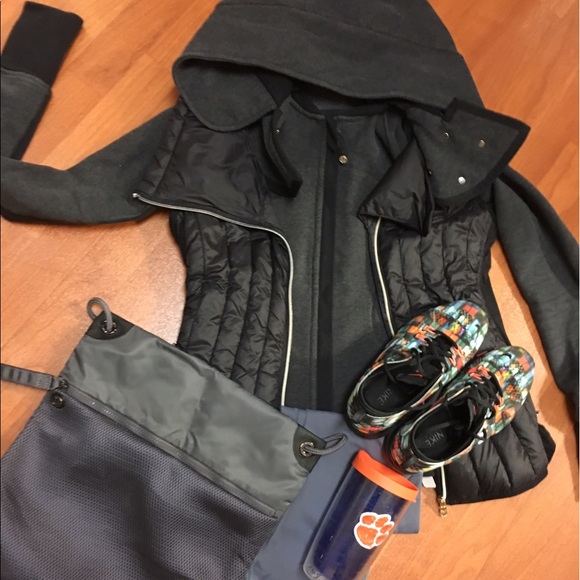 Lululemon scuba zip up with removable hood - Picture 2 of 6