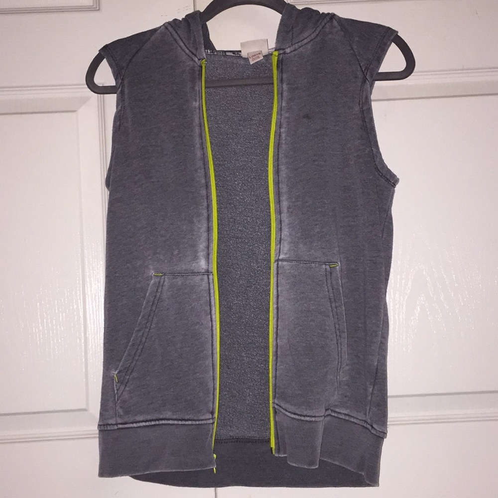 Gray sleeveless hoodie