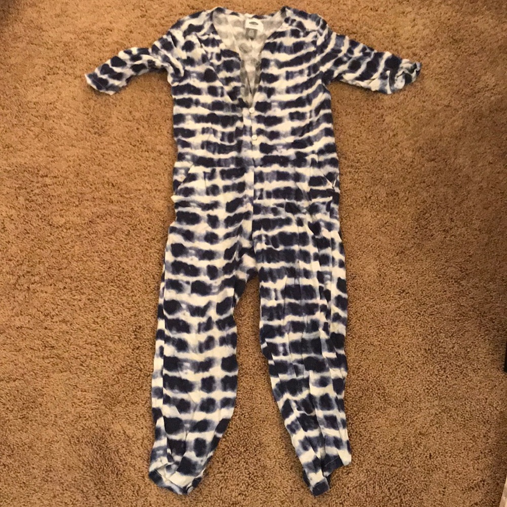 Adorable girls navy and white jumper size 6/7