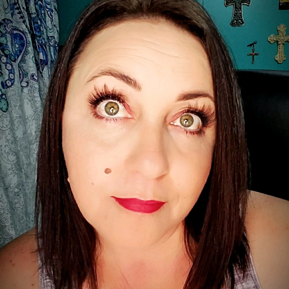Posh Ambassador, Claudia
