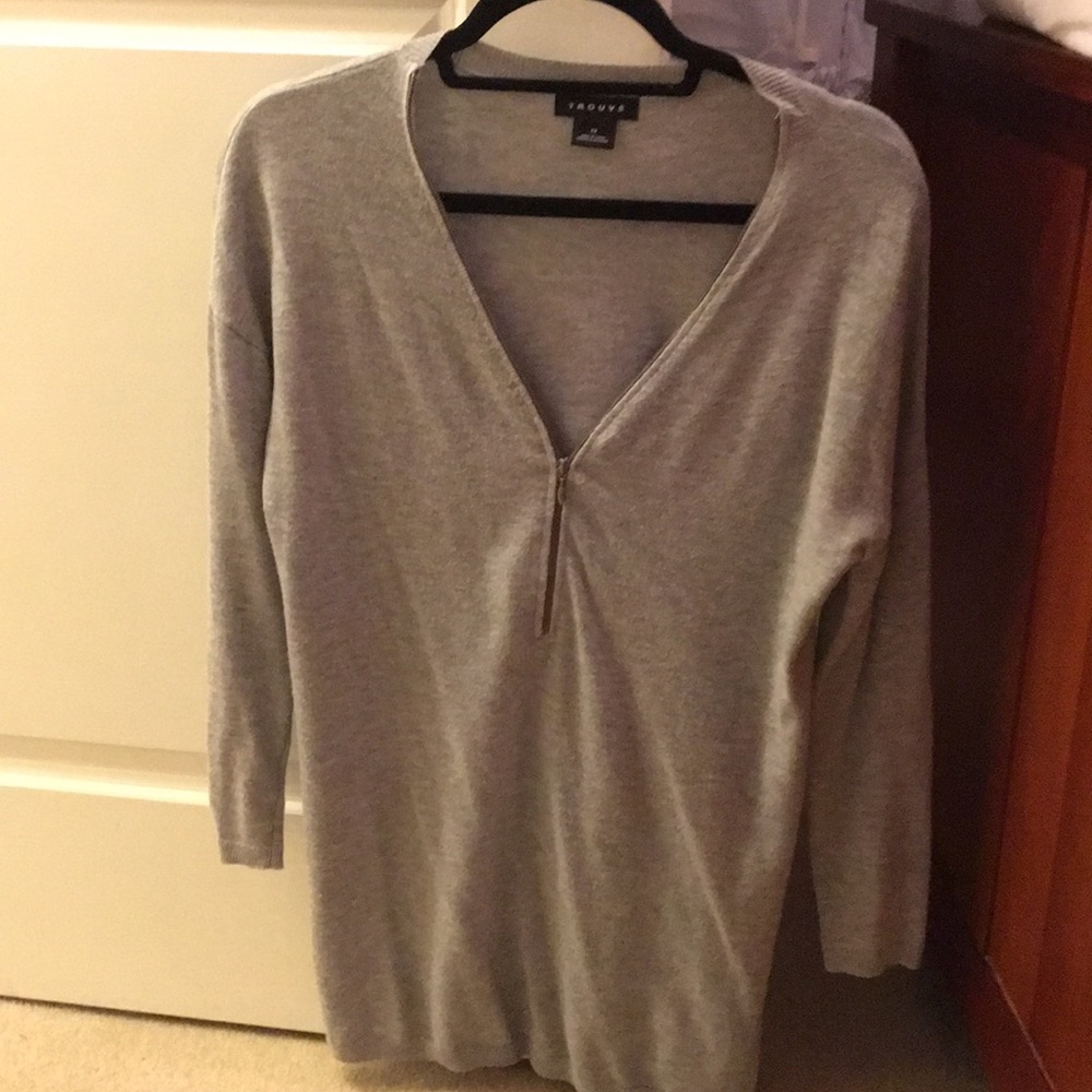 XS Trouve Gray Sweater