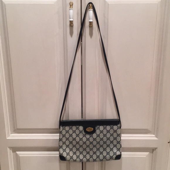Authentic VINTAGE Gucci cross body - Picture 2 of 4