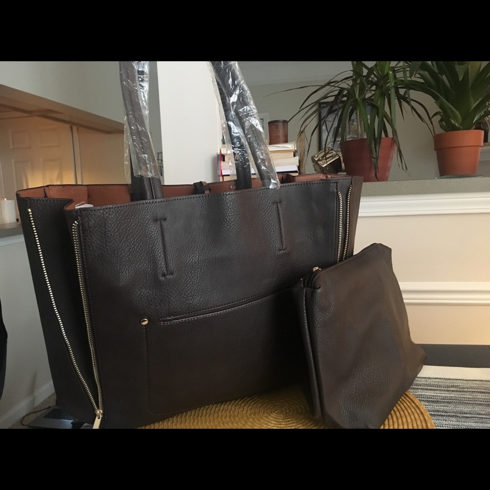 100% Vegan Leather Tote w/ Cosmetic Bag!