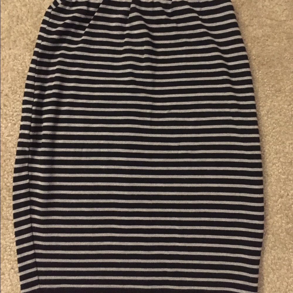 MIDI Skirt striped with elastic top