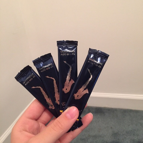 Saxaphone - Picture 3 of 3