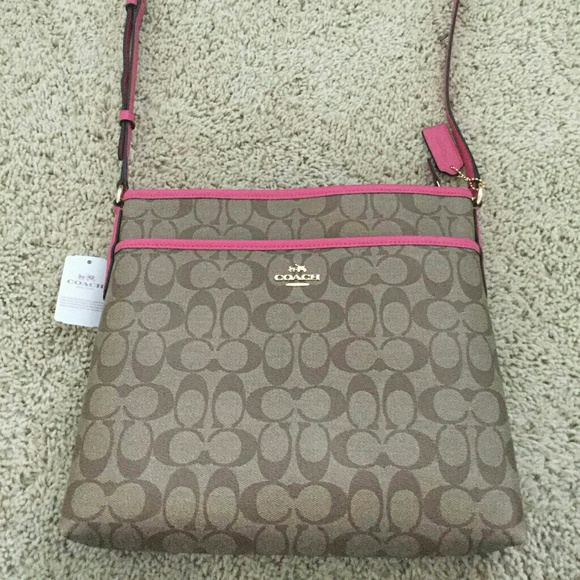 Coach Handbags - COACH Crossbody Purse