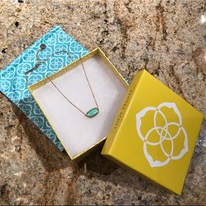 Kendra Scott necklace