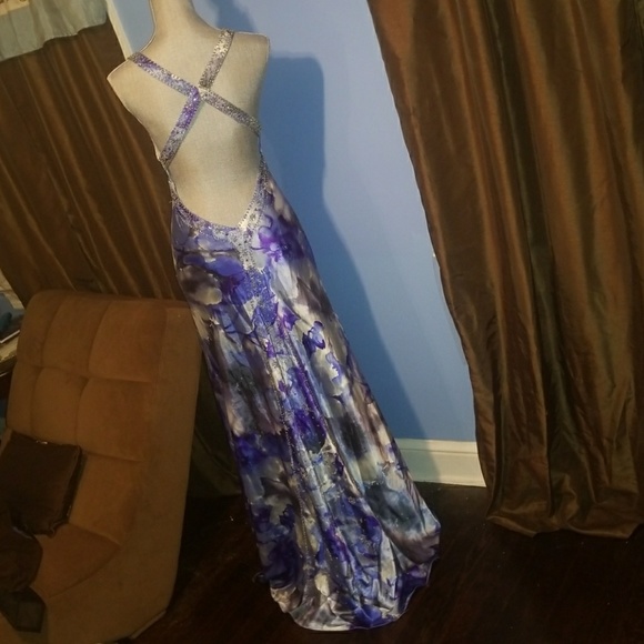 Jump Gown - Picture 5 of 8