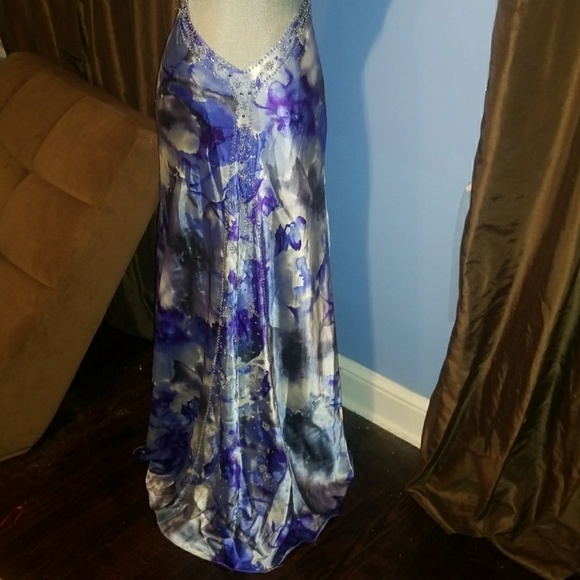 Jump Gown - Picture 6 of 8