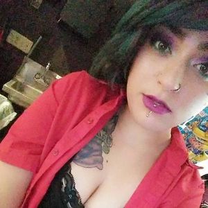 Meet your Posher, Caitlin