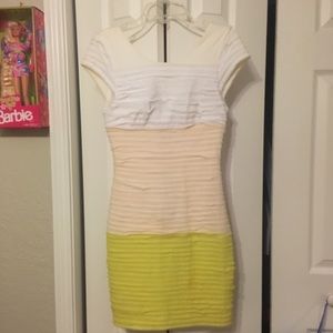 Lovely color block Bebe dress