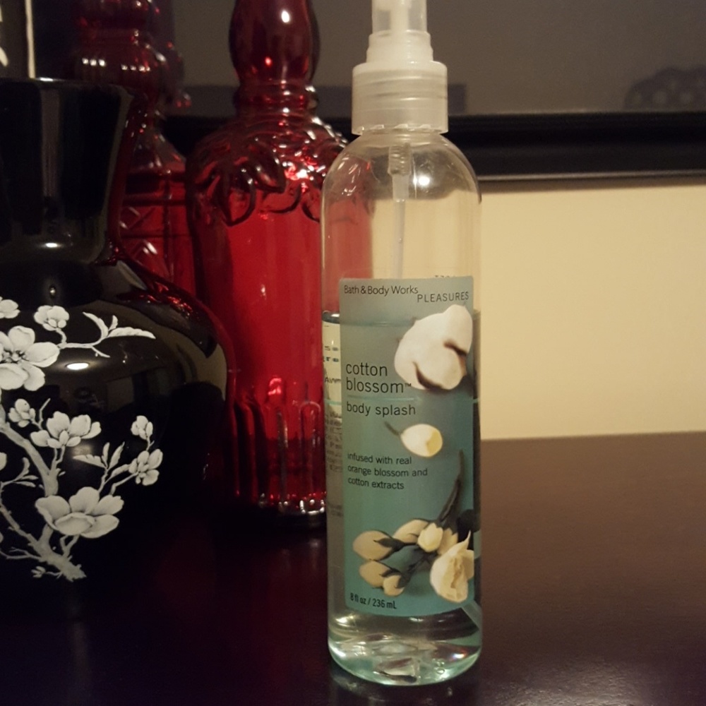Discontinued scent 8 oz Cotton Blossom body spray