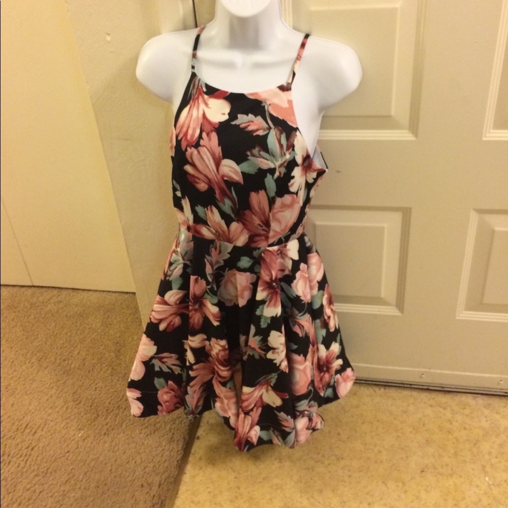 ❤️4 for $10❤️floral dress