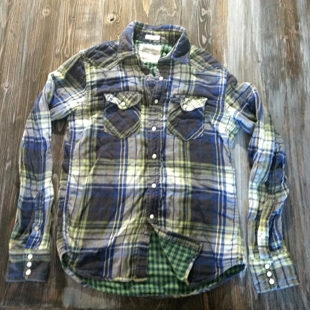 American Eagle button down long sleeve