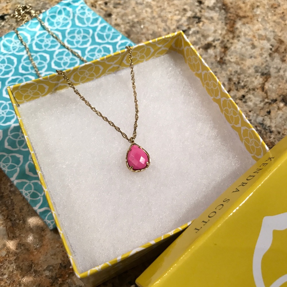 Kendra Scott Necklace