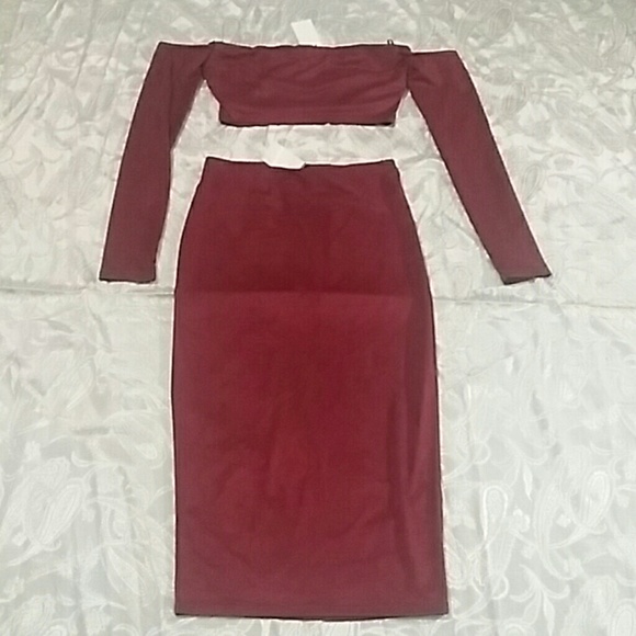 Dresses & Skirts - NWT faux suade burgandy 2 piece skirt set