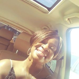 Meet your Posher, Tia