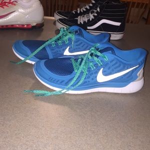 Women’s Nike free runs