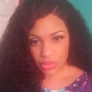 Meet your Posher, Crystal