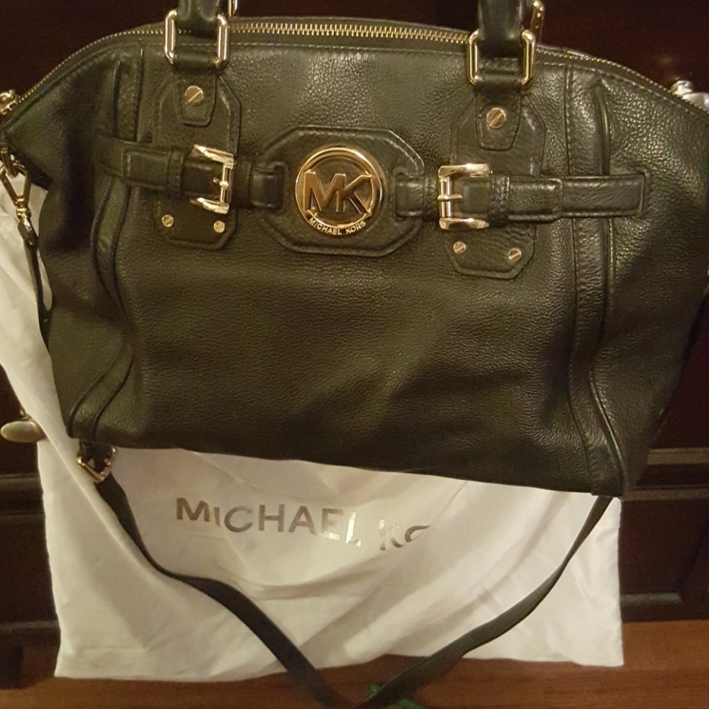Michael Kors Black Purse EUC