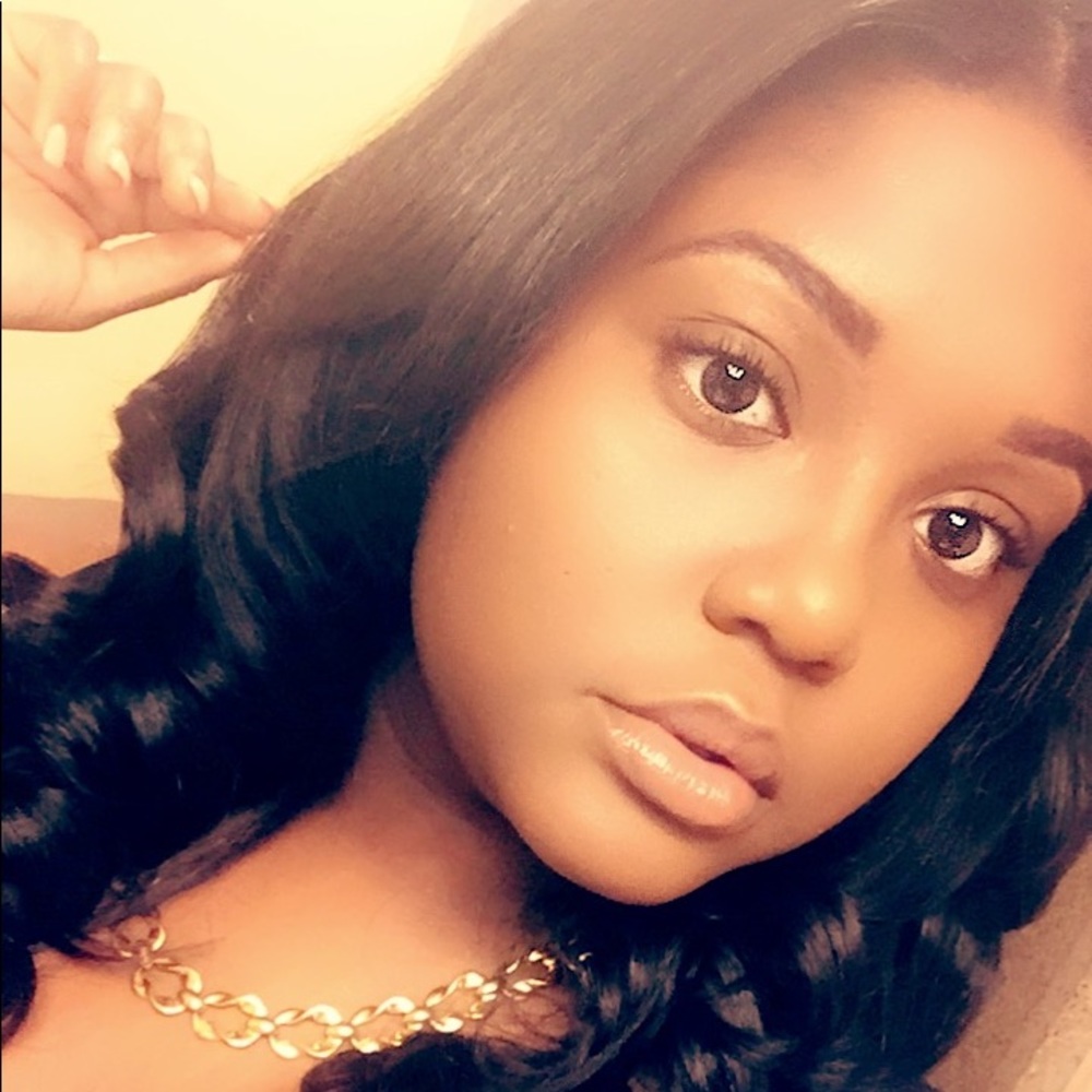Meet your Posher, Shala