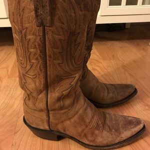 Lucchese women’s cowboy boots!