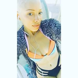 Meet your Posher, Chrissy