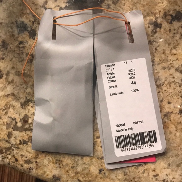 Lavia - Picture 4 of 5