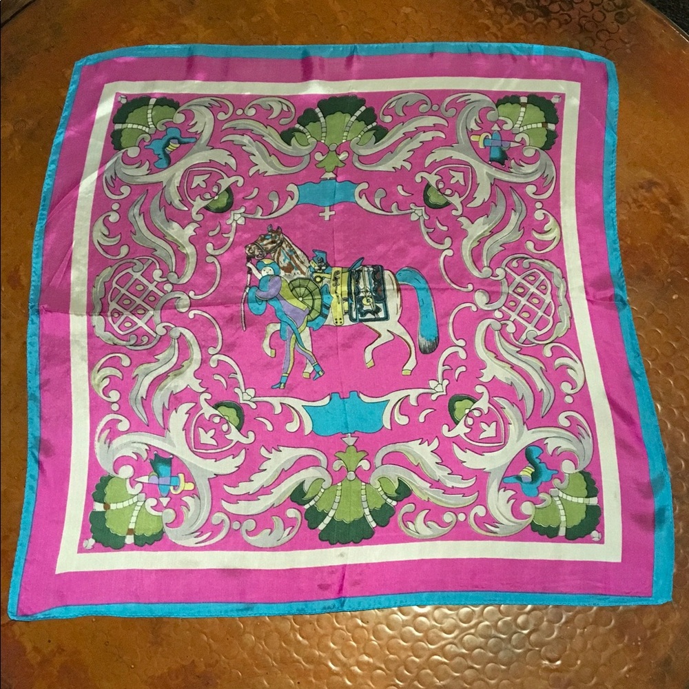 SOLD! Beautiful 100% silk scarf.  💥NEW💥
