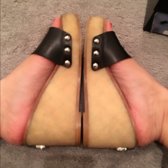 💯% Authentic Chanel Mules, limited edition - Picture 4 of 8