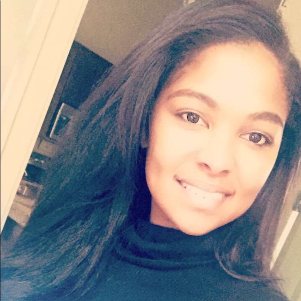 Meet your Posher, Monique