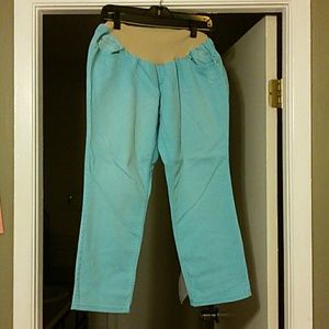 Maternity Capris