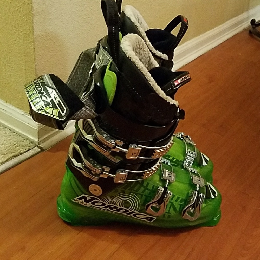 Nordica Patron ski boots
