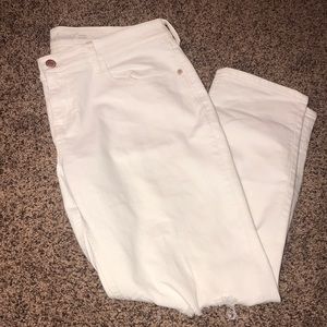 White knee ripped boyfriend jeans