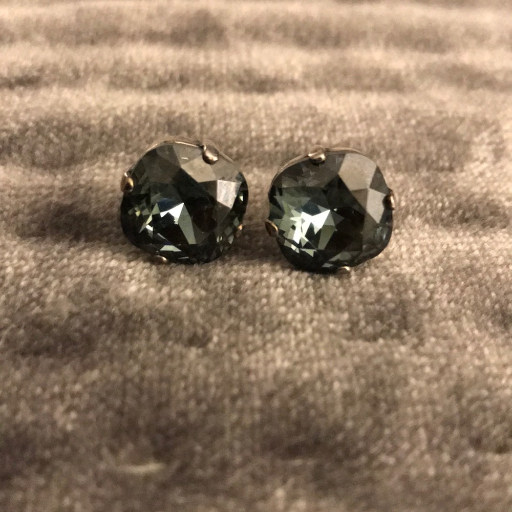 La Vie Parisienne Stud Earrings