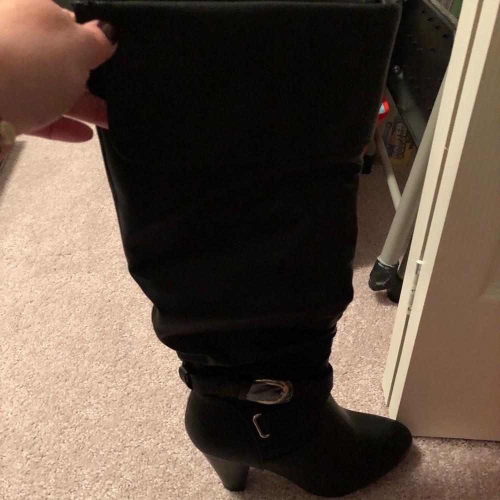 Brand new black boot
