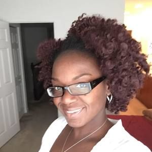 Meet your Posher, Mona