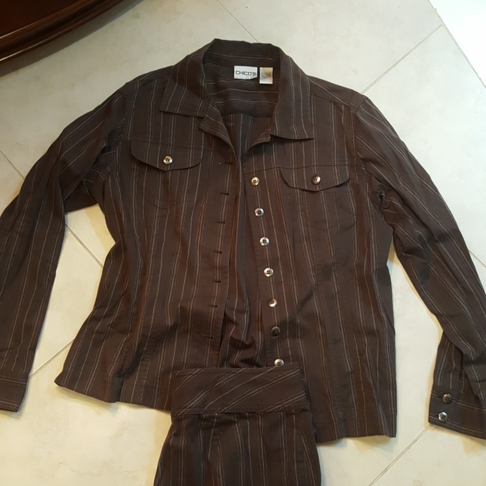 Two-piece Chico's pantsuit 2 pices