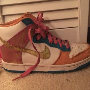 Nike Dunk High Top Shoes