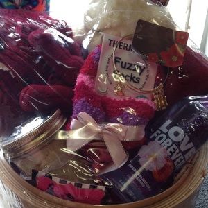Beautiful Christmas gift basket