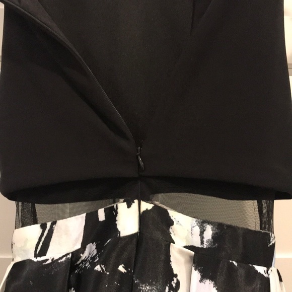 Prom Dress 🖤 - Picture 6 of 7