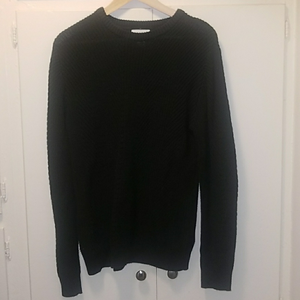 H & M crew neck hunters green knit sweater