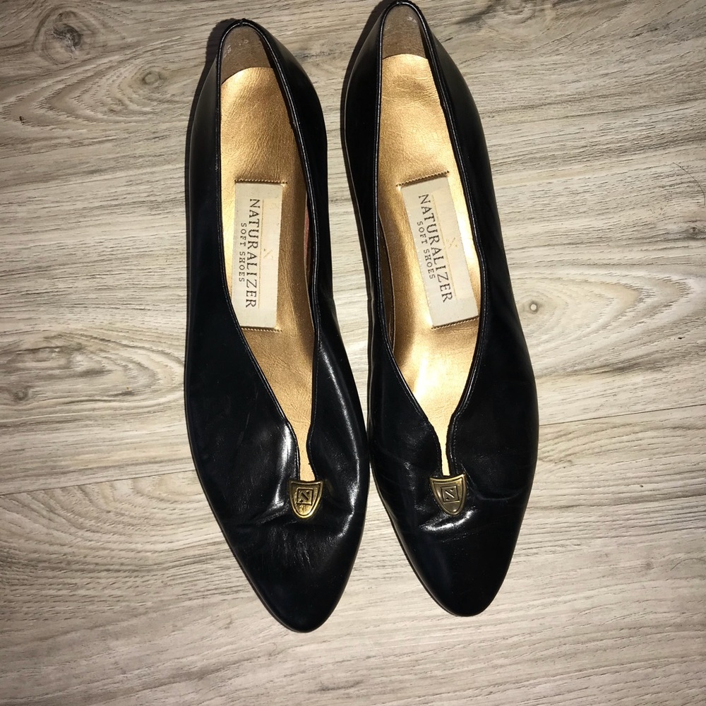 "SOLD" Naturalizer Black Leather Shoes